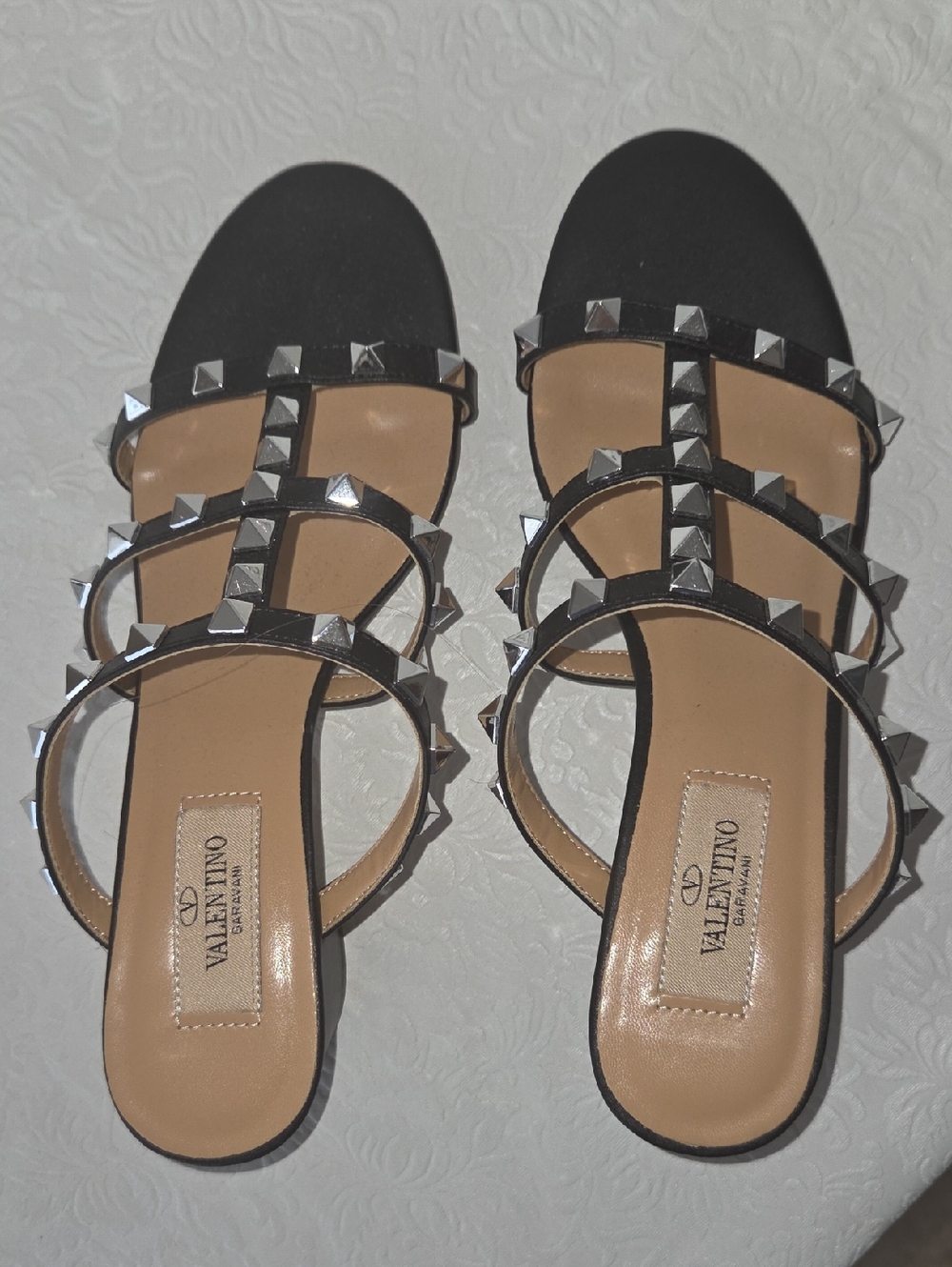 NWOT Valentino Black Caged Rocktud Sandals